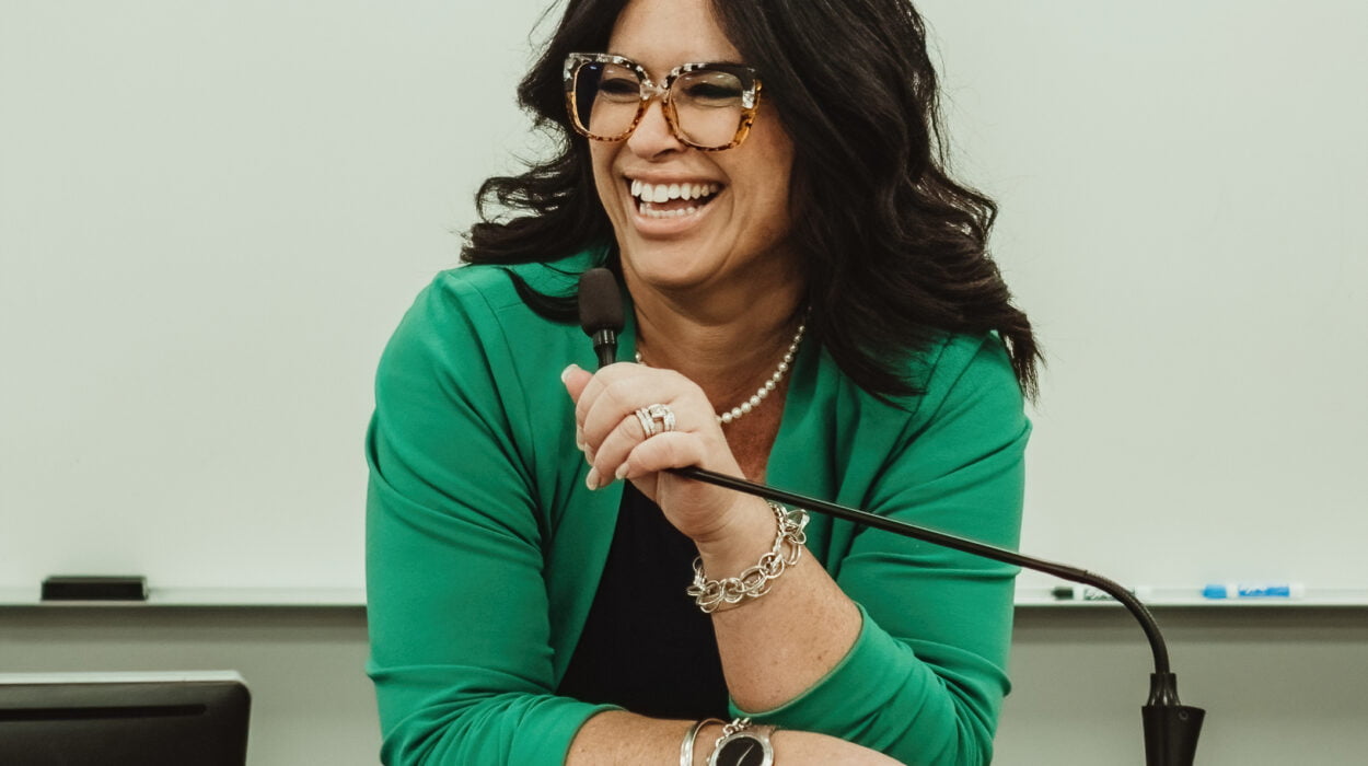 Jacqueline Biollo is a columnist with Ladiescorner.ca