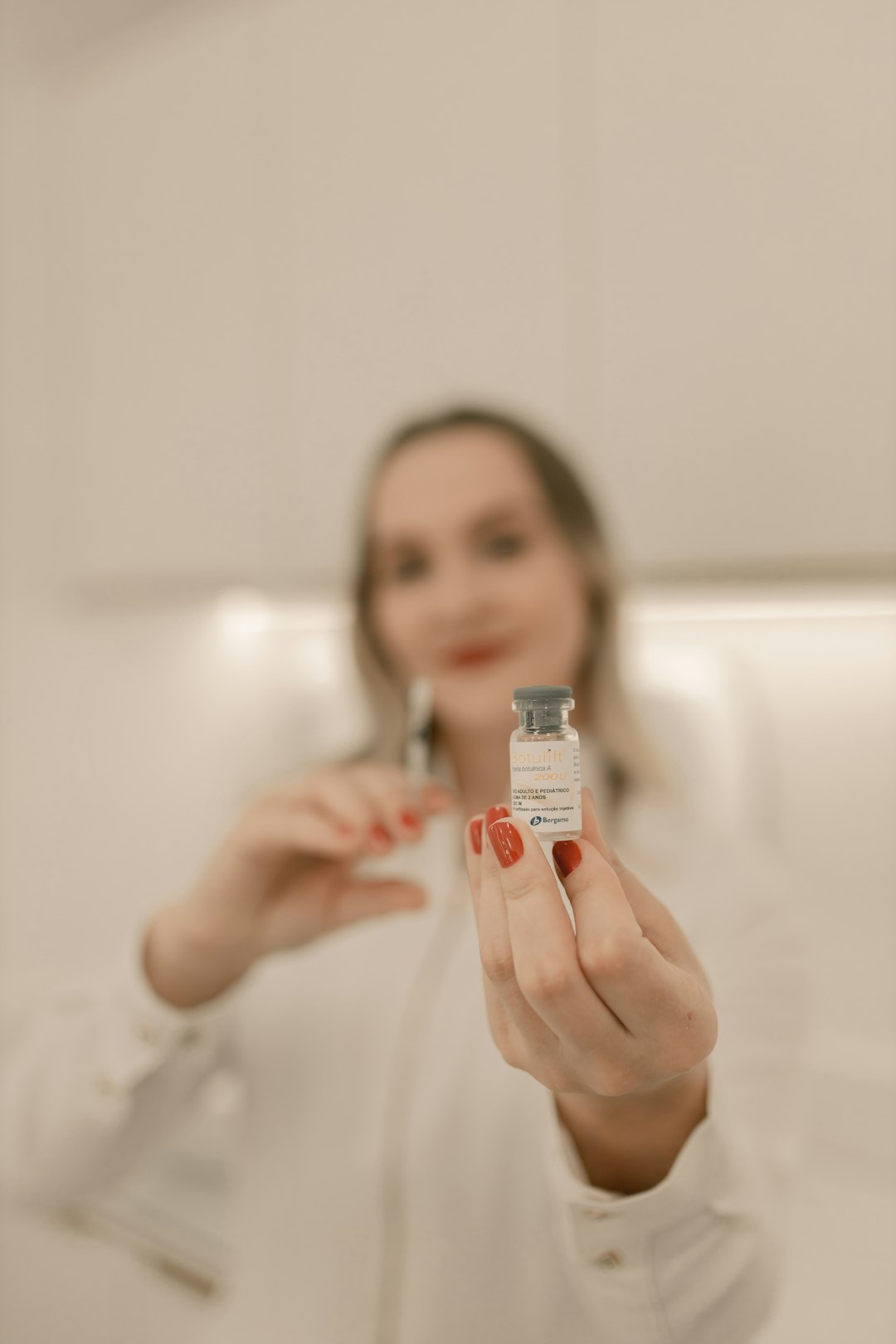 Canadian Experts Weigh In on Viral TikTok Trend Using Antihistamines for PMDD and Menopause