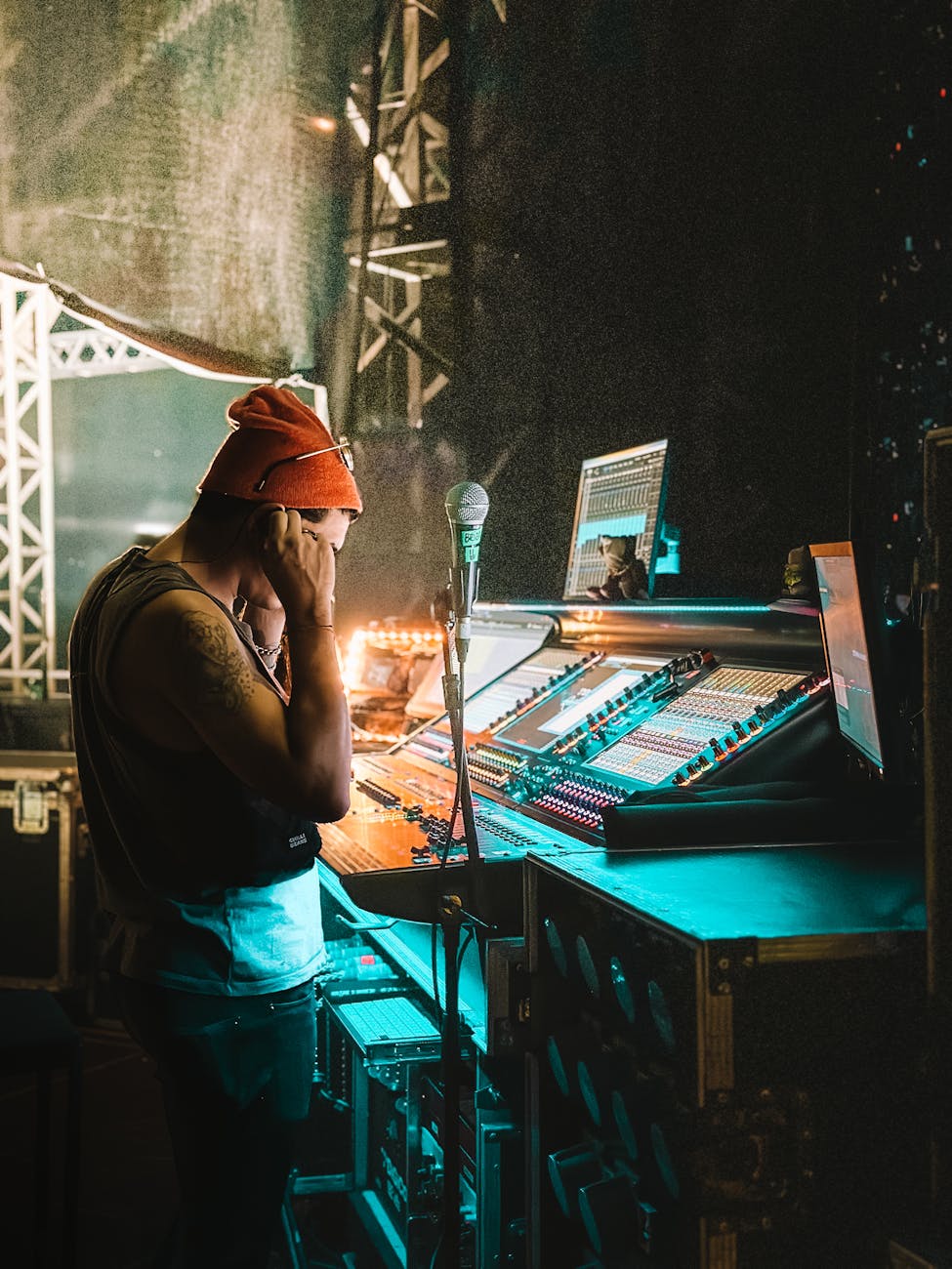Blue Dot Fever: How Real-Time Spatial Tracking is Reshaping the Music Industry in 2026