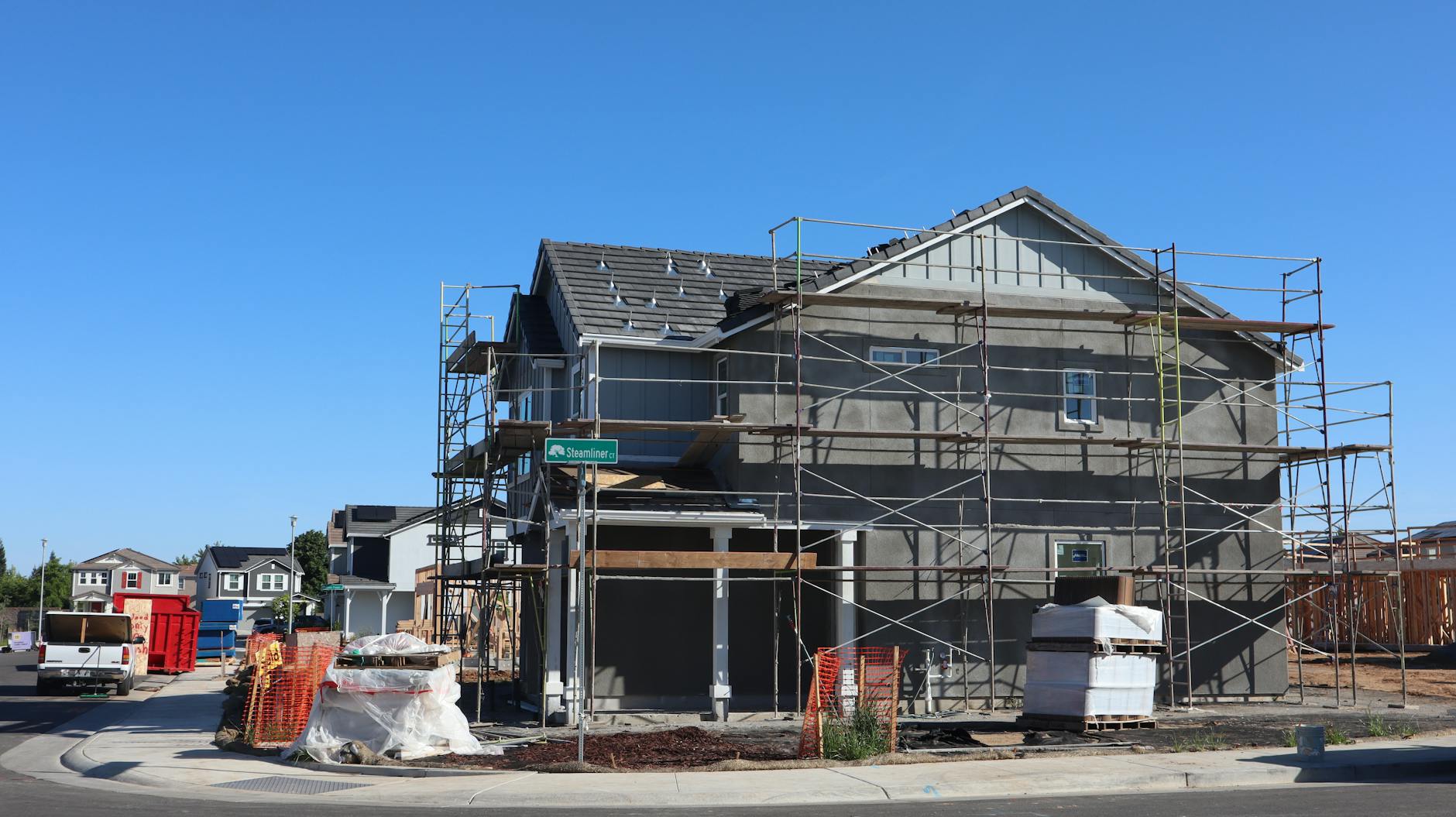 Closing the Canada Housing Supply Gap: Why Prices Remain 10% Higher Than US Benchmarks