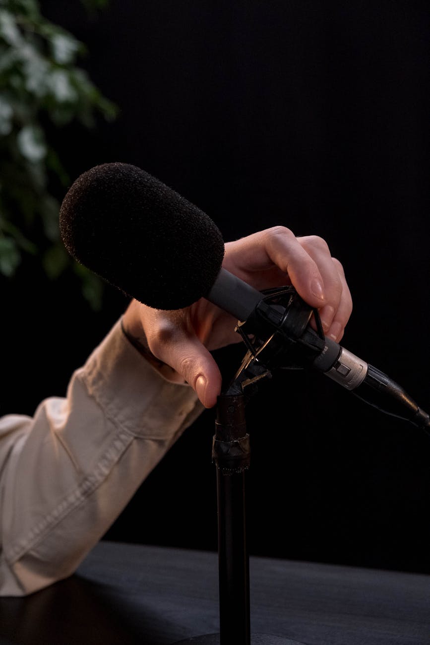 Chelsea Handler Critiques Bobby Flay's Dating Etiquette in 2026 Podcast Reveal