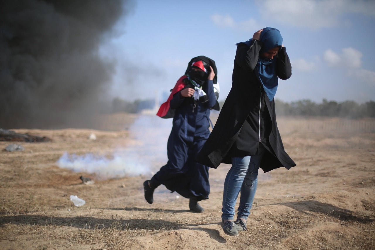 Israeli Forces Strike Central Gaza Refugee Camps Amid Fragile Ceasefire