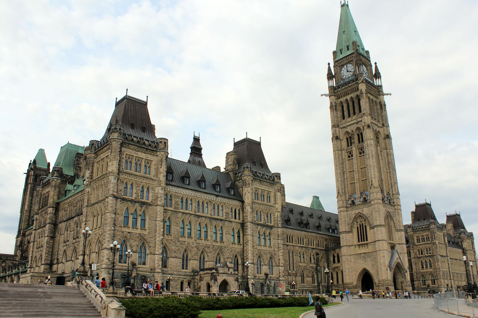 Ottawa Political Shakeup: Guilbeault Resignation and New Developments in Residential School Investigations
