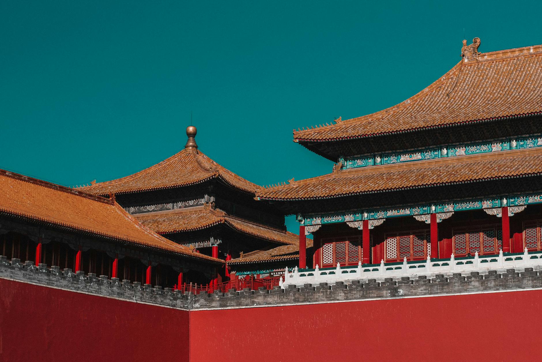 Geopolitical Shifts: Trump Navigates Emboldened Xi in China Amid Iran Conflict Constraints