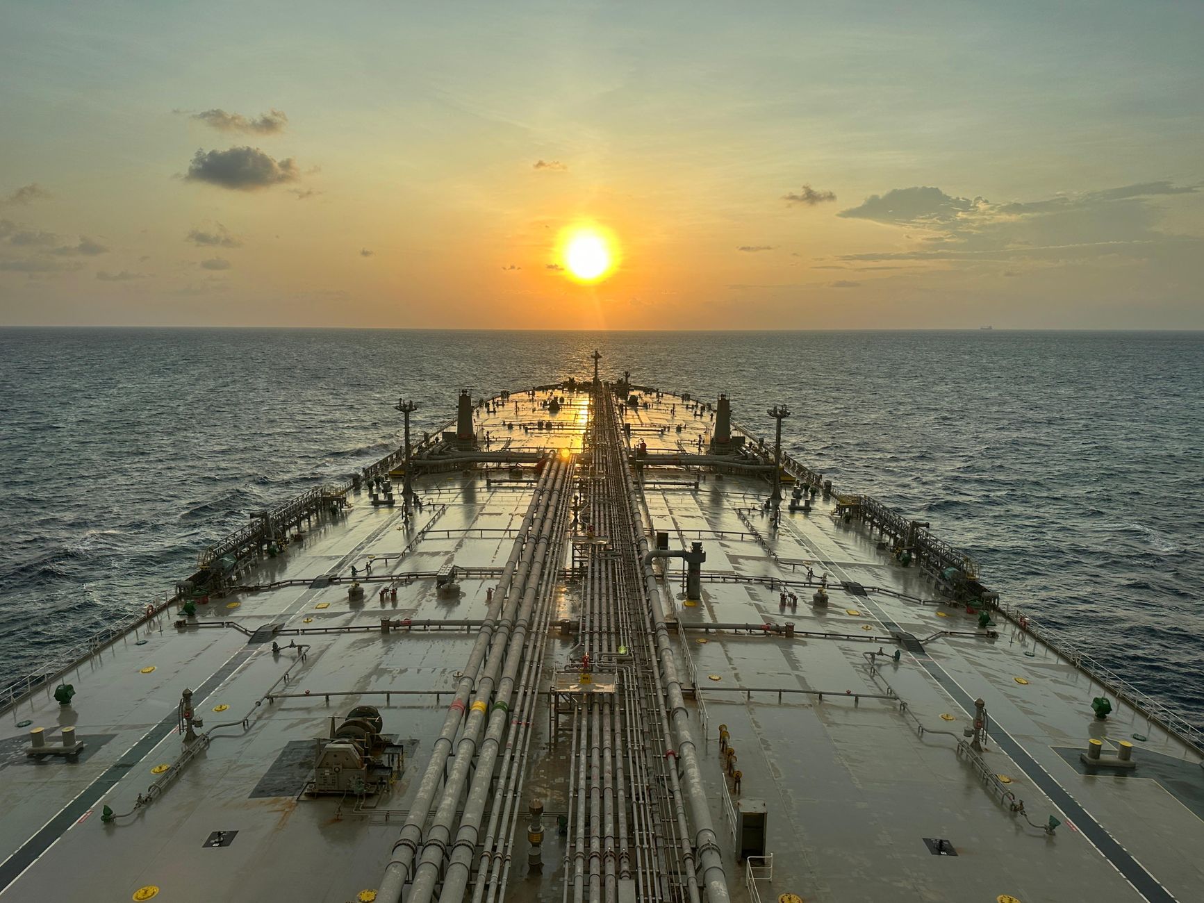 U.S. and Iran Edge Toward Historic Maritime De-escalation in the Strait of Hormuz