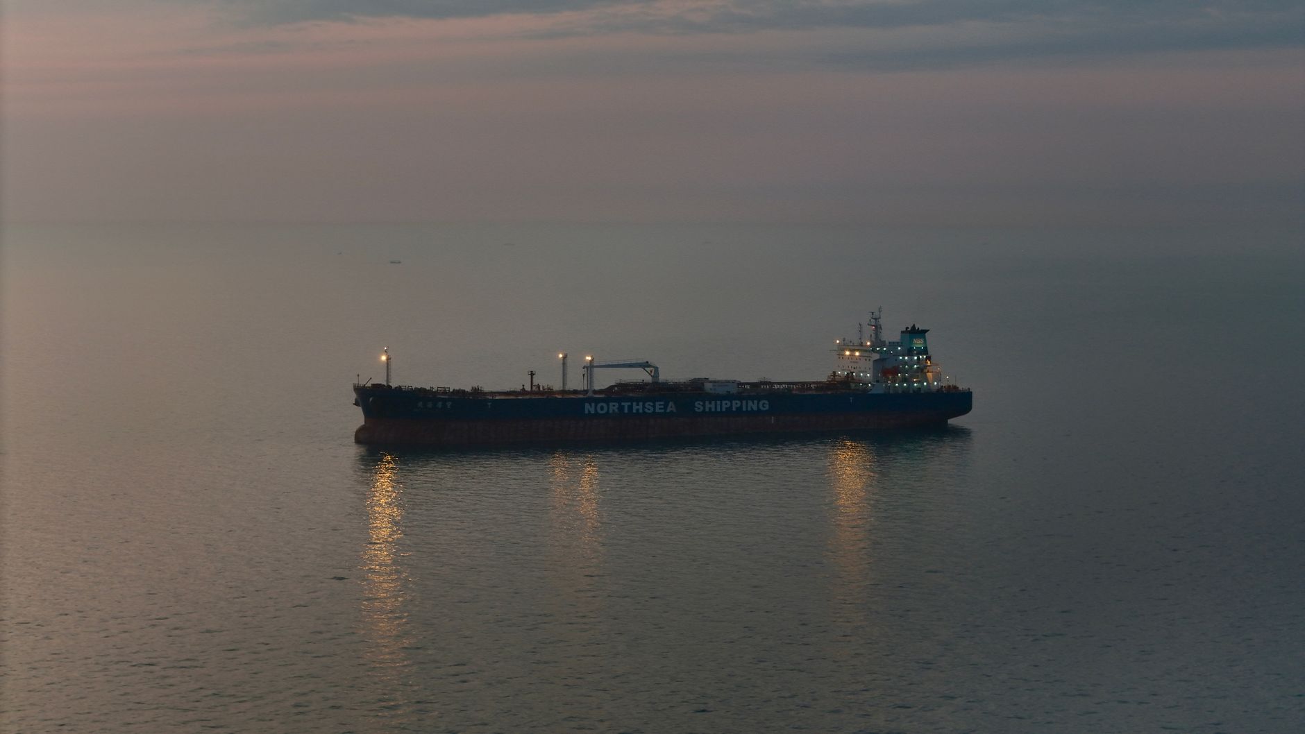 UK Royal Marines Seize Russian Shadow Fleet Tanker in English Channel