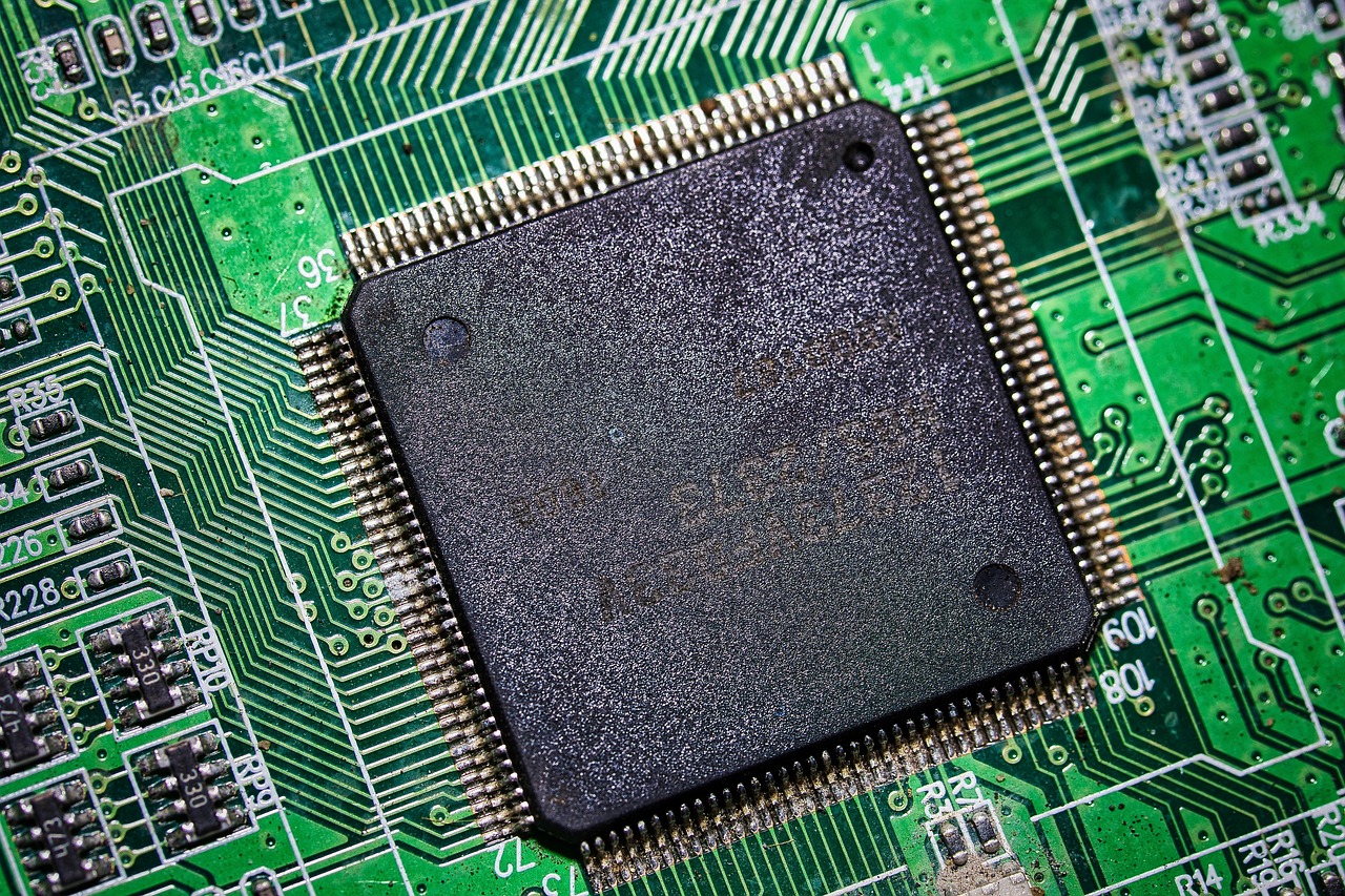 US Expands AI Chip Export Controls to Chinese Entities Operating Globally