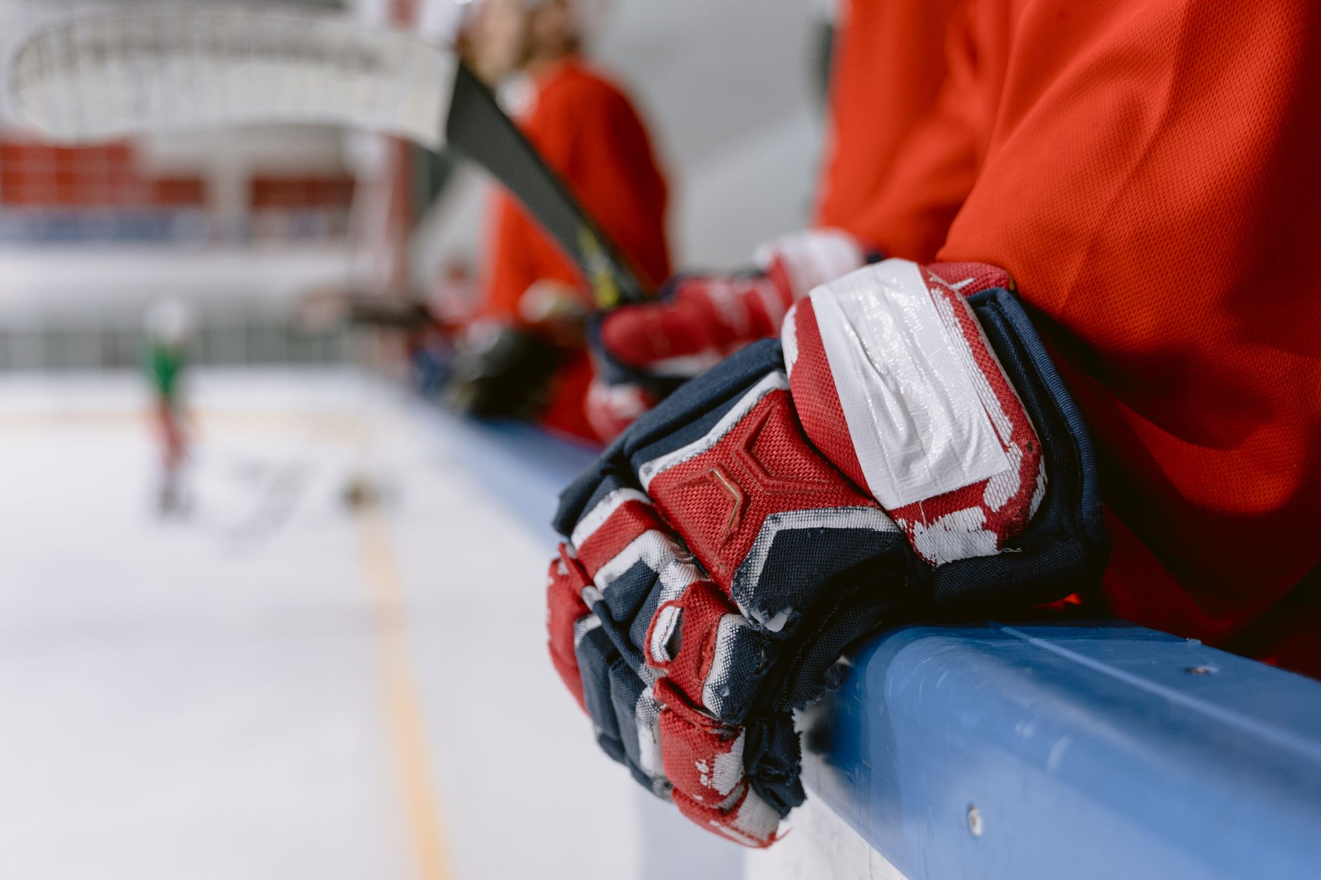 Edmonton Oilers Secure Defensive Stability with Jason Dickinson Five-Year Contract