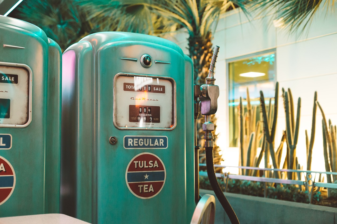 US Gasoline Price Forecast 2026: Why Relief at the Pump is Delayed Until 2027