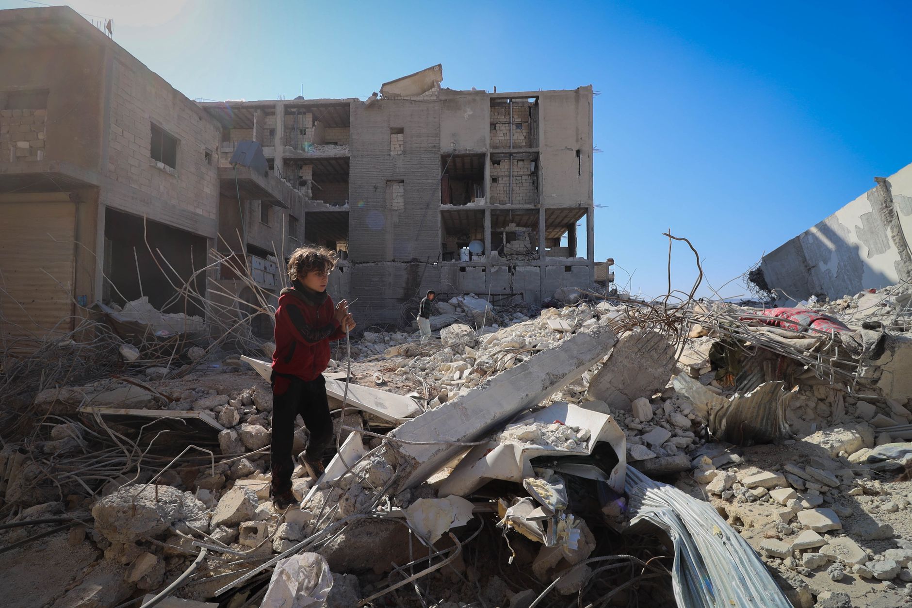Israeli Attacks Claim Lives in Gaza Amidst Ceasefire Violations