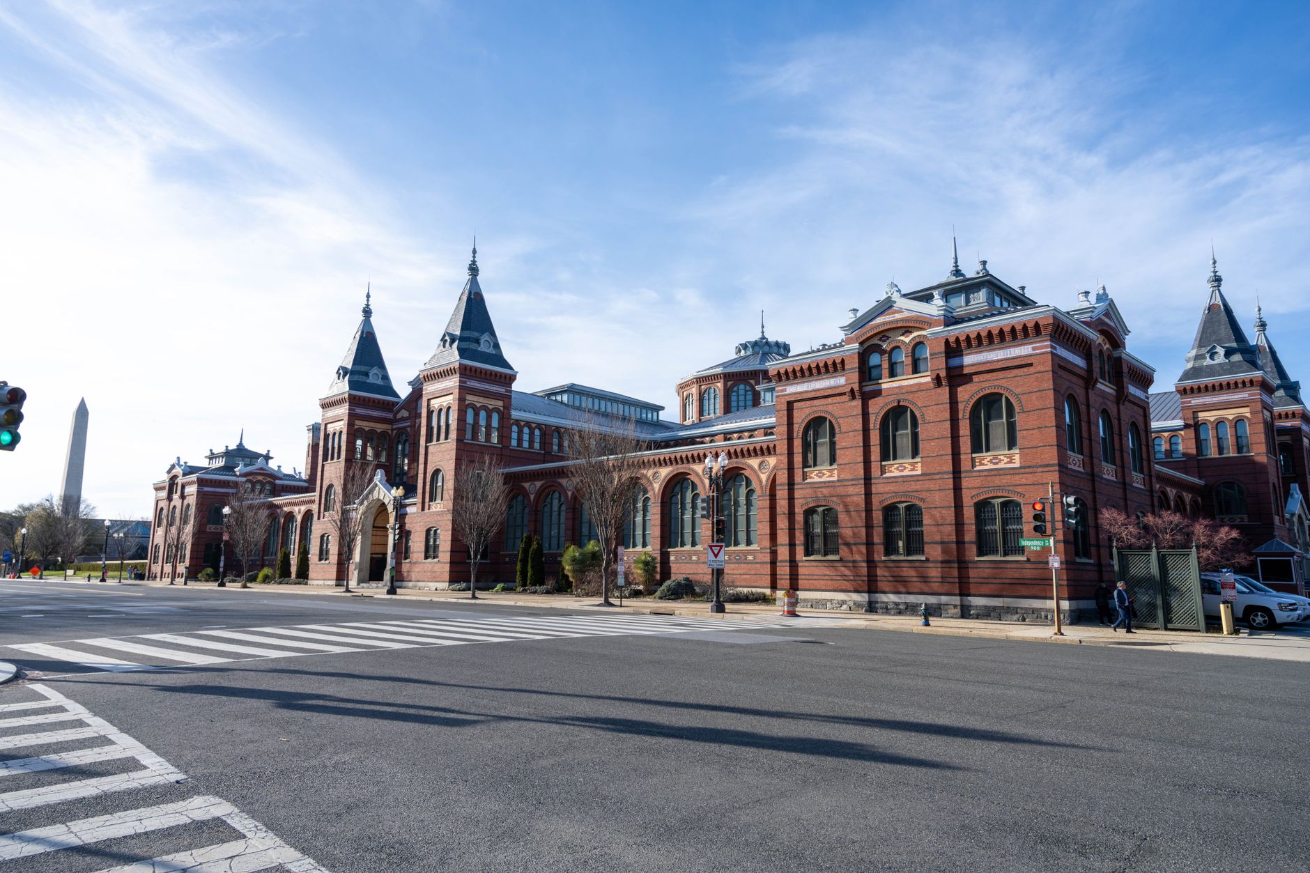 Smithsonian Museum Disclaimer Signs Ordered by Executive Decree