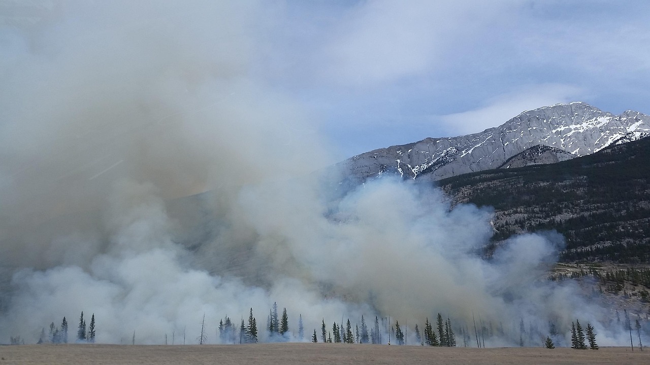 Edmonton Air Quality Warning: Wildfire Smoke Triggers High-Risk Health Alerts Across Alberta