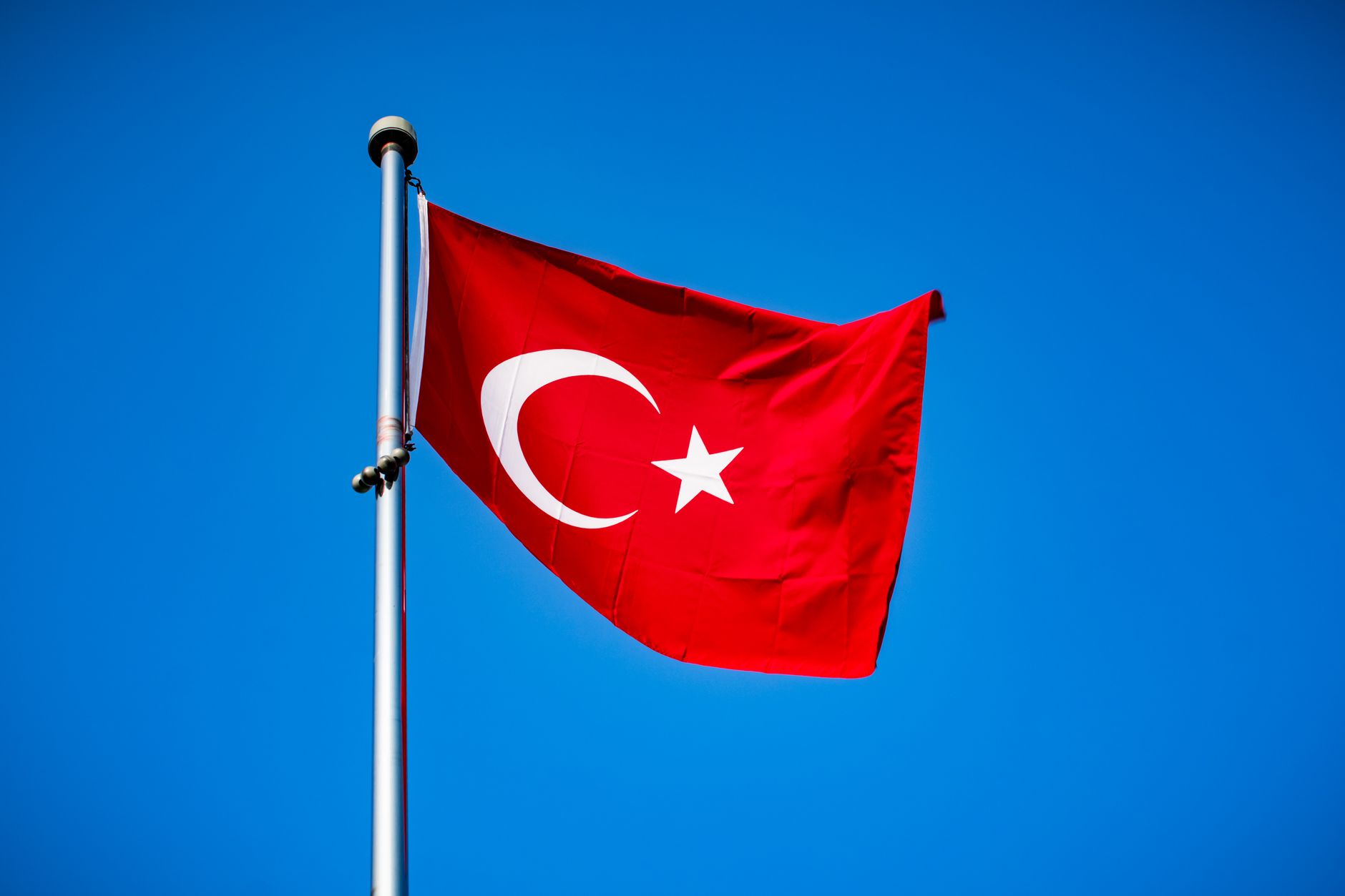 Prime Minister Carney's Diplomatic Pistol: Government Seeks Secure Placement for Turkish Gift