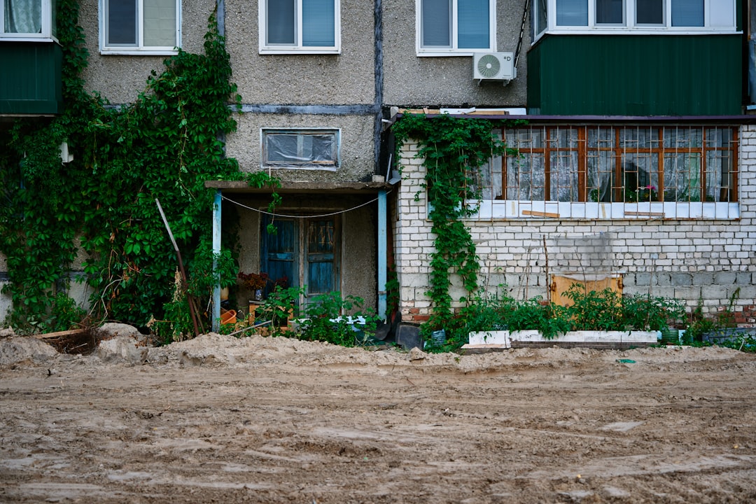 Edmonton Homeowners Face Property Crisis as Infill Excavations Trigger Severe Soil Erosion